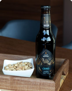 Premier Beer - Crno